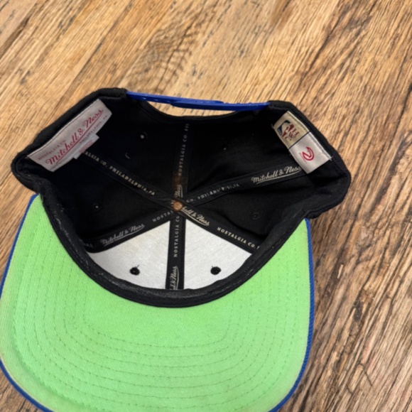 Preowned Mitchell & Ness Black Blue Atlanta Hawks NBA Basketball ball cap hat OS - Picture 4 of 4